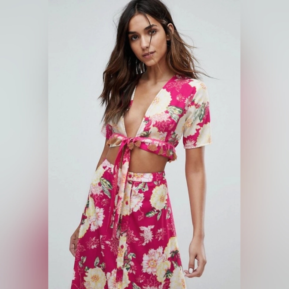BNWT Boohoo Pink Floral Coord Tie Front Tassel Trip Crop Top